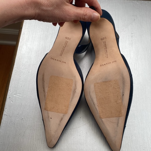 NWOT Manolo Blahnik Carolyn Navy Blue Leather Slingback Kitten Heel Size 6.5 - Picture 3 of 5